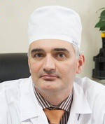 Врач Абдуллаев Умалат Меджидович