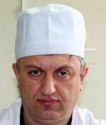 Врач Омаров Камиль Ханипаевич