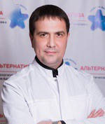 Врач Зинатуллин Адель Рафаилевич