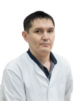 Врач Толакаев Рауль Рахметович