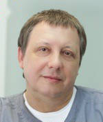 Врач Лавренов Юрий Яковлевич
