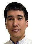 Врач Сатаев Артур Зарифович