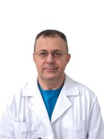 Врач Демирбеков Руслан Аскерович