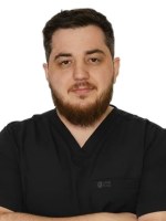 Врач Алиханов Алихан Гусейнович