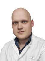 Врач Трайгель Артём Андреевич