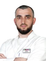 Врач Джабраилов Умалат Джабраилович