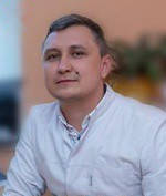 Врач Арюков Рамис Усманович
