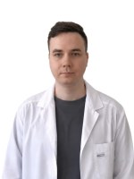 Врач Николаенко Роман Михайлович