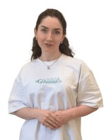 Врач Дешнеева Алина Сулумбековна