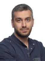Врач Алиев Рустам Исламович