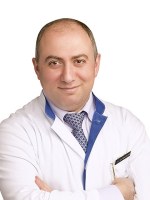 Фото врача: Элиас Раид
