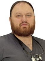 Врач Рахмалиев Максим Фарманович