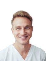 Врач Хандогин Антон Олегович