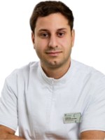 Врач Хайватов Нахум Бинсироевич
