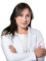 Врач Абакарова Салихат Загидиевна