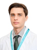 Врач Гончаров Илья Александрович