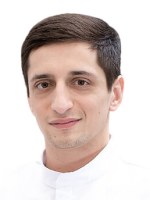 Врач Илькнаев Роман Захарович