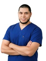 Врач Айтняков Даниил Руфович