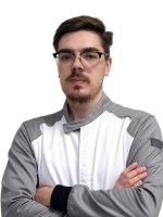 Врач Комаров Даниил Олегович