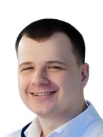 Врач Павлоградский Максим Сергеевич
