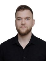 Врач Исхаков Артем Фидаилевич