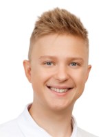 Врач Гудырев Денис Дмитриевич